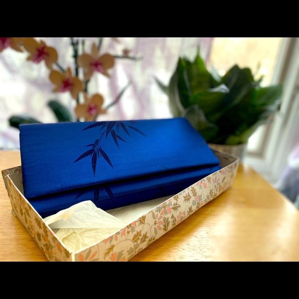 Excellent Condition Vintage M. Yamamoto Silk Clutch.